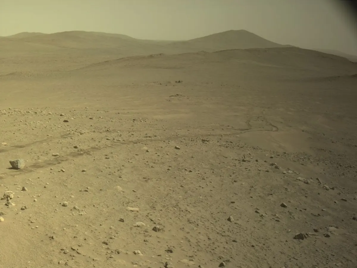 Image accompanying the story: Tracks Along the Longest Drive on Another World